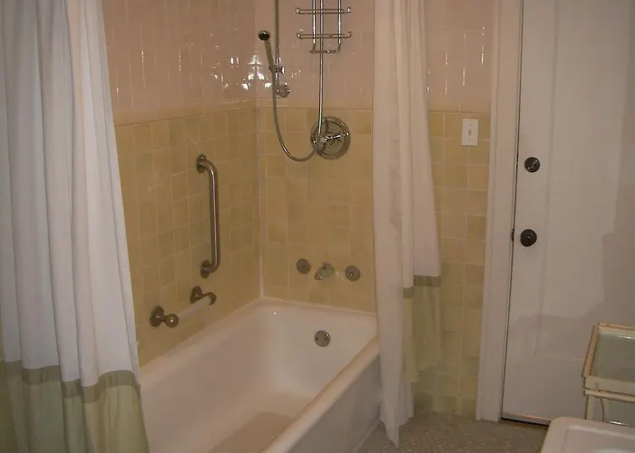 Lang House B&B - Chicago Bed and breakfast 4*
