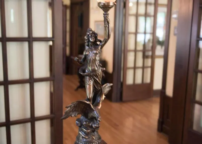 Lang House B&B - Chicago Bed and breakfast